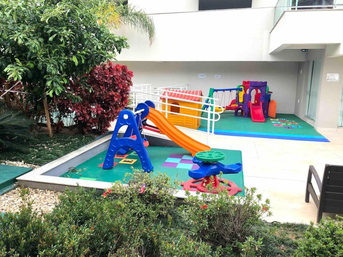 Apê estilo Resort c/ pé na areia e vista mar, próximo ao Beto Carrero Piçarras Exterior foto
