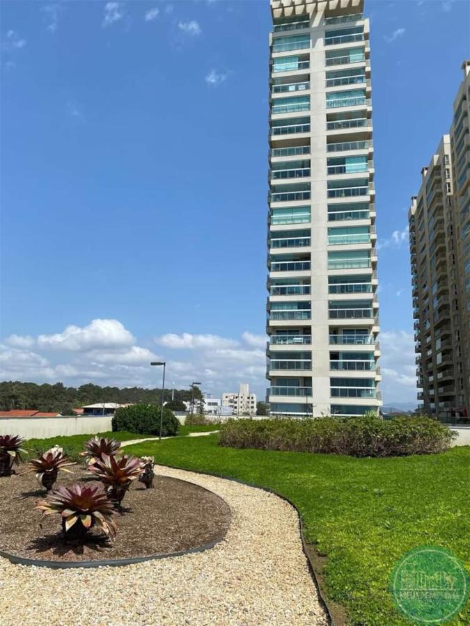 Apê estilo Resort c/ pé na areia e vista mar, próximo ao Beto Carrero Piçarras Exterior foto