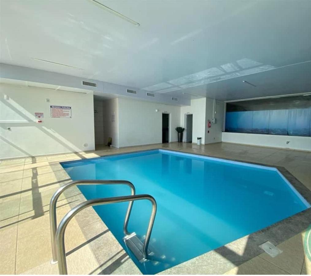 Apê estilo Resort c/ pé na areia e vista mar, próximo ao Beto Carrero Piçarras Exterior foto