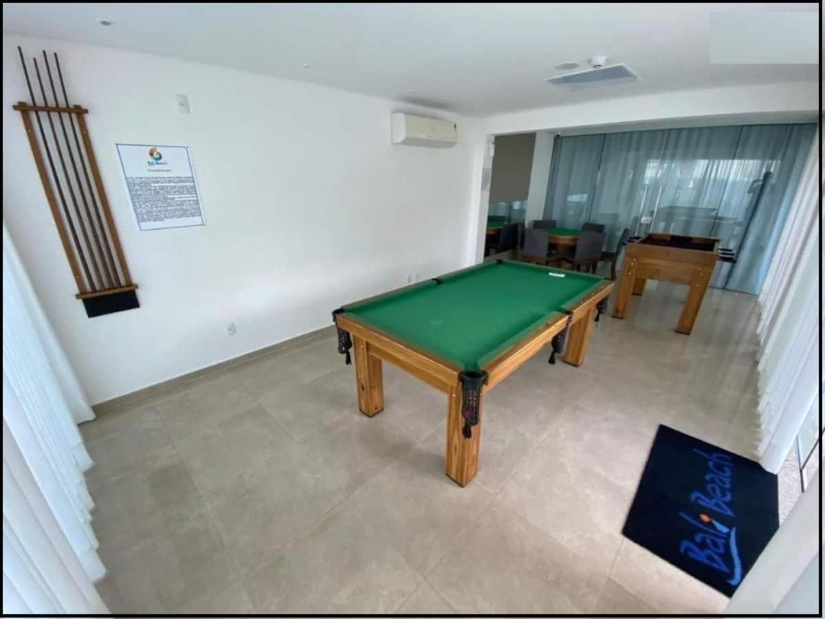 Apê estilo Resort c/ pé na areia e vista mar, próximo ao Beto Carrero Piçarras Exterior foto
