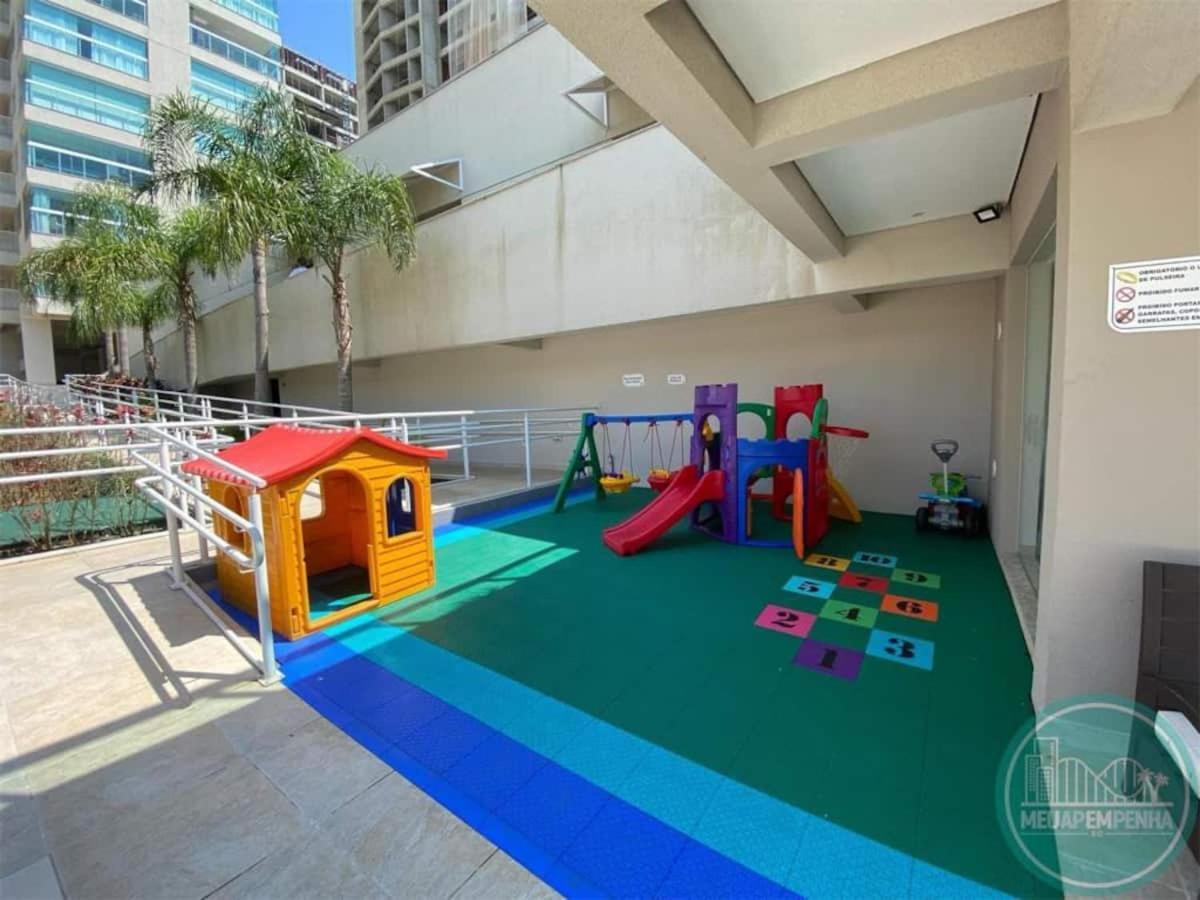 Apê estilo Resort c/ pé na areia e vista mar, próximo ao Beto Carrero Piçarras Exterior foto